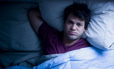 عليك أن تغير ثلاثة عادات قبل النوم