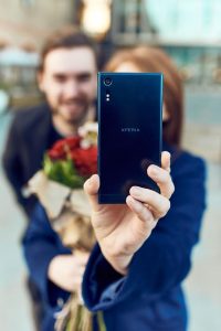 The Sony Mobile Xperia XZ’s superior 13MP front facing camera with high resolution allows for incredibly detailed pictures, ‘The Future of Selfies’ report predicts selfies on superior quality smartphones in the near-future will be able to detect facial body language to identify whether a date finds your attractive