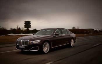 سيارة BMW الهجينة القابلة للشحن الجديدة متعة قيادة سيارة كهربائية فاخرة