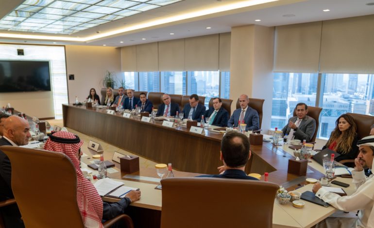 المجلس الاستشاري للشركات العالمية يبحث تعزيز تنافسية دبي في اجتماعه الأول بعد تأسيسه 