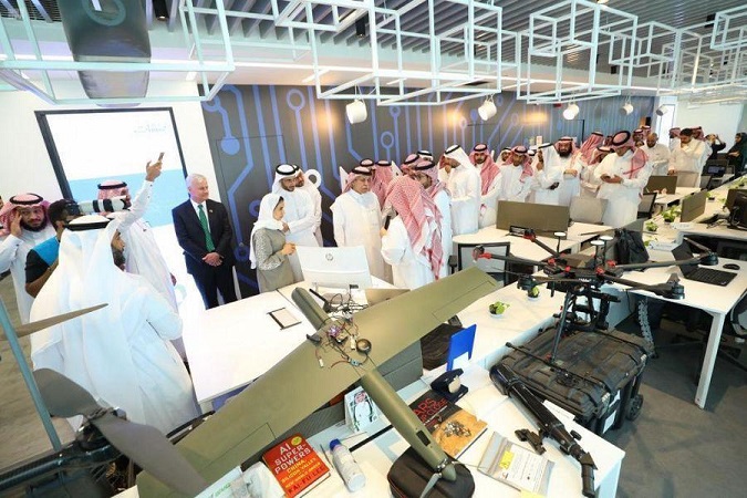 القصبي يدشن المركز السعودي للأعمال الاقتصادية وأكبر مركز لذكاء الأعمال