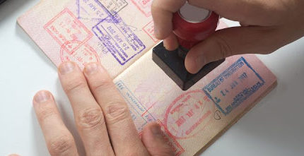دعوة لإلغاء تأشيرات الدخول بين الدول العربية لدعم تعافي قطاع السفر والسياحة عربياً