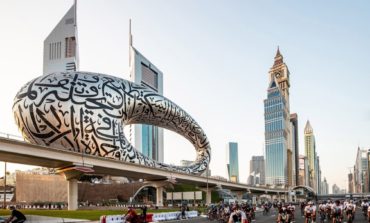حمدان بن محمد يتقدم أكثر من 20 ألف مشارك في تحدي دبي للدراجات الهوائية