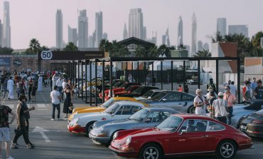 مهرجان "رموز بورشه" الأول يعرض ألف سيارة بورشة في دبي ويستقطب آلاف الزوار