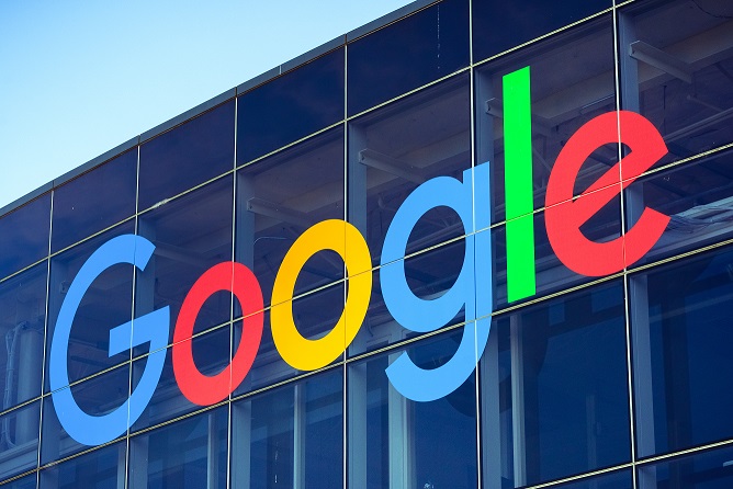 محرك بحث غوغل يطور خصائص جديدة لتحديد مصادر الأخبار الموثوقة