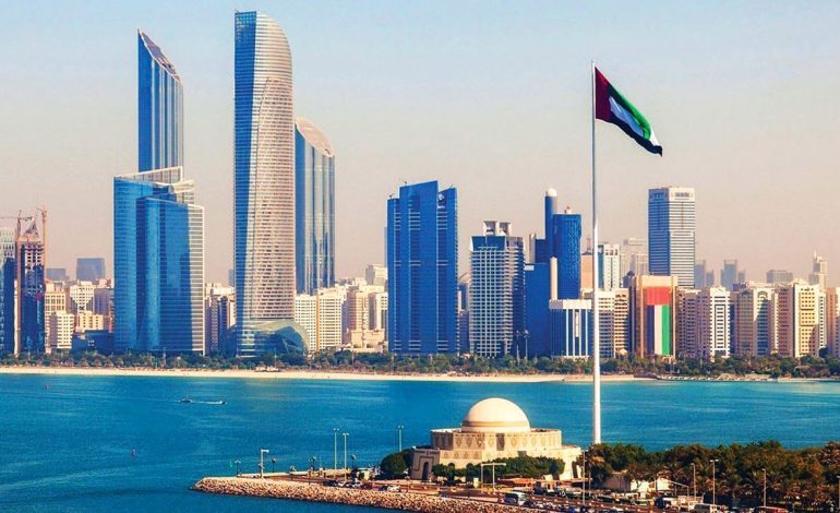 الإمارات توفر 5 فئات من تأشيرات الإقامة الطويلة دون كفيل