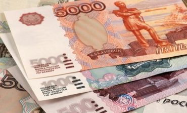بلومبرغ": مستوردون أوروبيون يفتحون حسابات في "غازبروم بنك" لدفع ثمن الغاز بالروبل الروسي