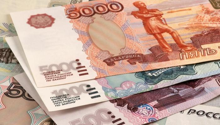 بلومبرغ”: مستوردون أوروبيون يفتحون حسابات في “غازبروم بنك” لدفع ثمن الغاز بالروبل الروسي