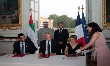 رئيس الدولة وإيمانويل ماكرون يشهدان توقيع اتفاقية شراكة إستراتيجية شاملة في مجال الطاقة