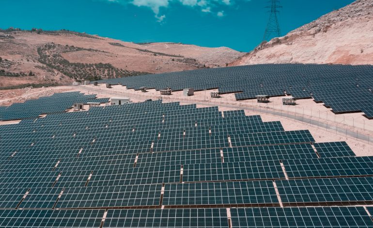 Yellow Door Energy تُغلق صفقة بقيمة 400 مليون دولار لمشاريع الطاقة المستدامة في المنطقة 