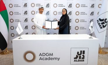 الدار توقع شراكة مع أكاديمية سوق أبوظبي العالمي لتطوير المواهب المحلية