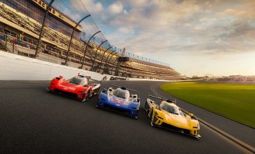 كاديلاك‘ تكشف عن  تصميمات وألوان سياراتها الكهربائية في السباق V-LMDh