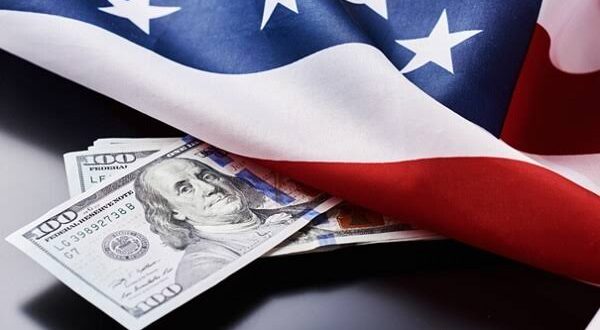 غالبية الأمريكيين يلومون الحكومة على تمويل الحروب وتخلف بلادهم عن سداد ديونها