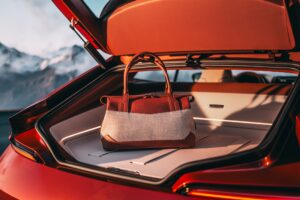 من كونكورسو ديليغانزا BMW تكشف حصرياً عن Speedtop" محدودة الإنتاج بثلاثة ابواب 3