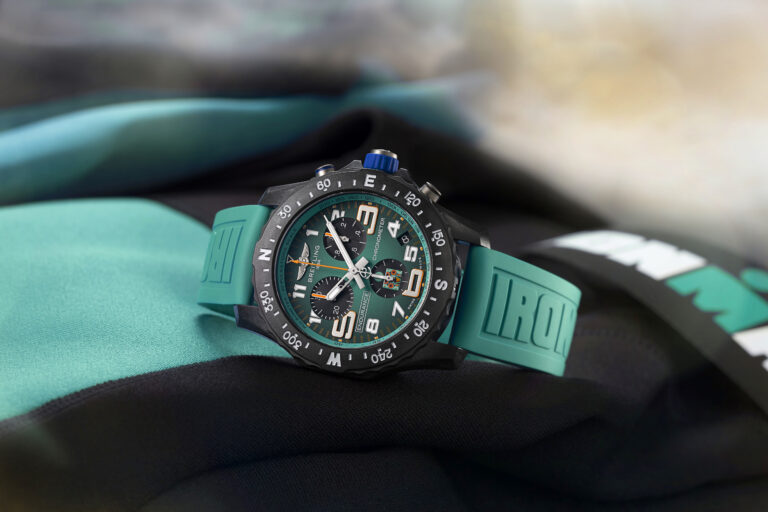 صُممت لتشاركك انجازاتك Breitling 2025 IRONMAN® Endurance Pro