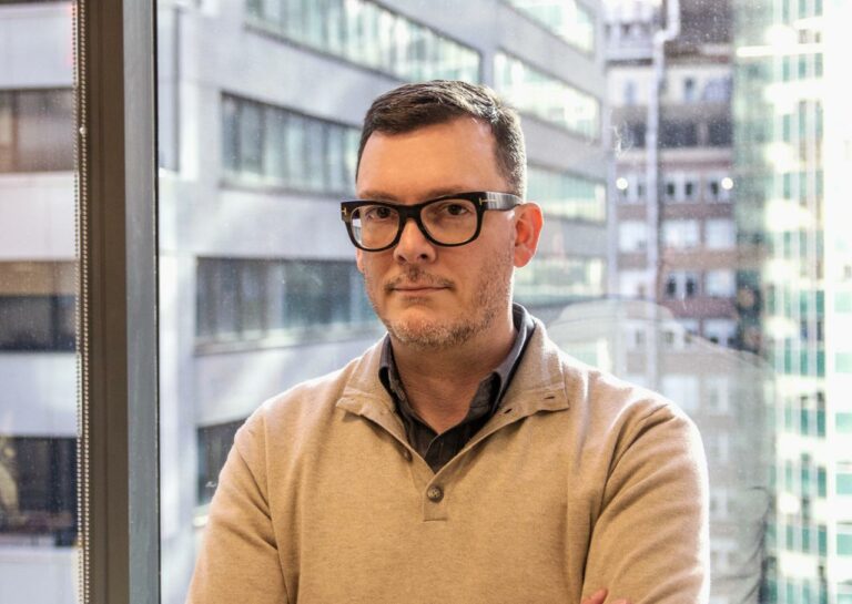 كورماك كيني: البلوكتشين جعلت المستحيل ممكناً.. صار بالإمكان تنظيم سوق شفافة لتجارة الألماس