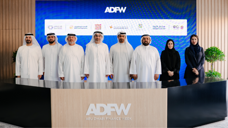 خالد بن محمد بن زايد يعتمد إطلاق مجمّع التقنيات المالية والتأمين والأصول الرقمية والبديلة في أبوظبي