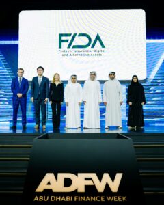 خالد بن محمد بن زايد يعتمد إطلاق مجمّع التقنيات المالية والتأمين والأصول الرقمية والبديلة في أبوظبي 1