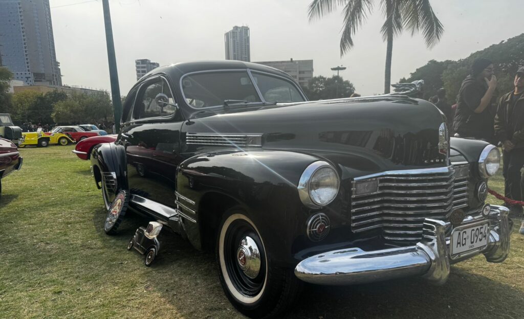 معرض للسيارات الكلاسيكية في كراتشي يجتذب جماهيراً حاشدة 1