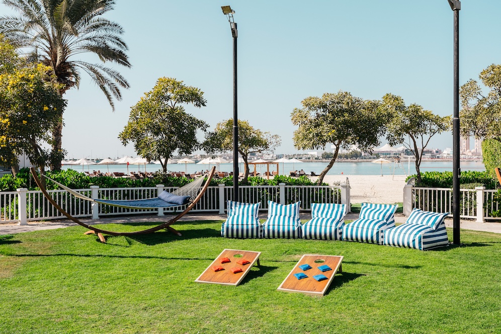 ذا سانت ريجيس أبوظبي وفيليبركوين يستحضران أجواء سان تروبيه الفرنسية 1