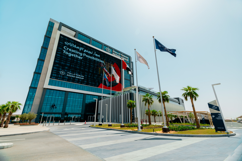 مجموعة كيزاد تستقطب استثمارات بقيمة 147 مليون درهم عبر مشاريع جديدة في العين وأبوظبي