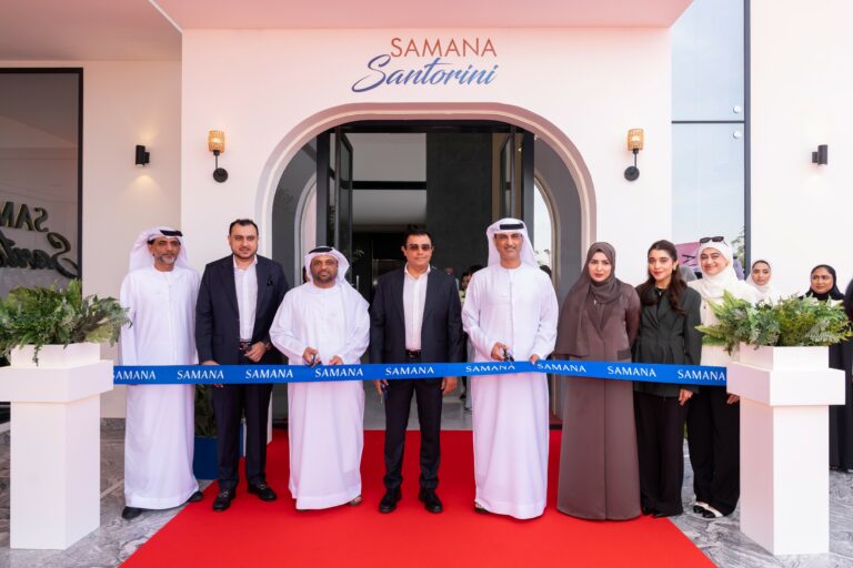Samana Santorini Handover ceremony - Imran Farooq - CEO of Samana and Majid Saqr Abdullah Al Marri - CEO of the Real Estate Registration Sector at the Dubai