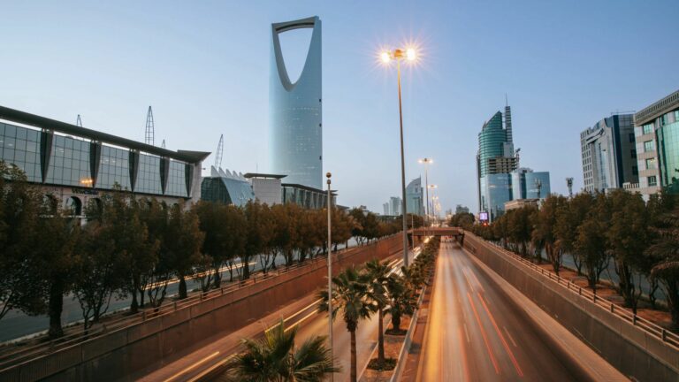 سهم “المملكة القابضة” السعودية يقفز لأعلى سعر منذ 10 سنوات