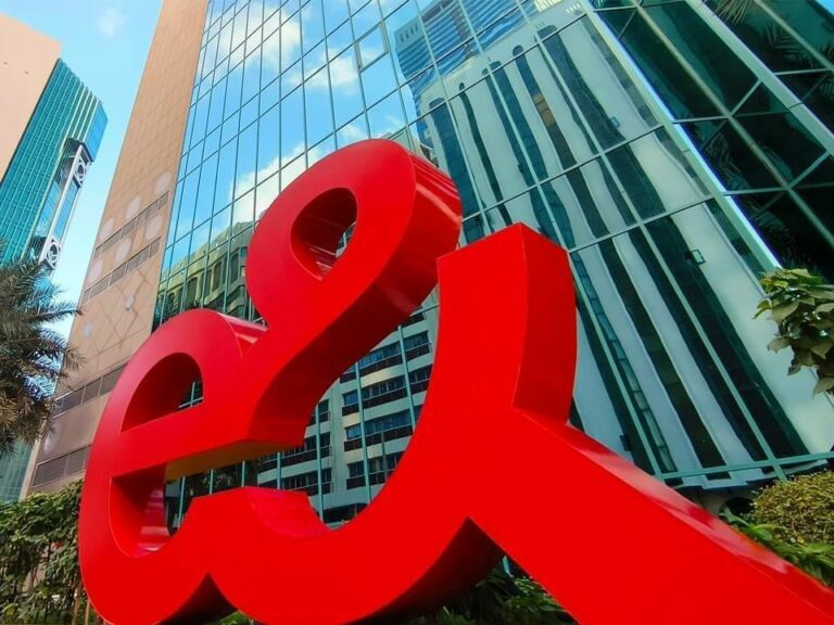 إي آند”تبيع حصتها في “فودافون” بقيمة 5.95 مليار دولار
