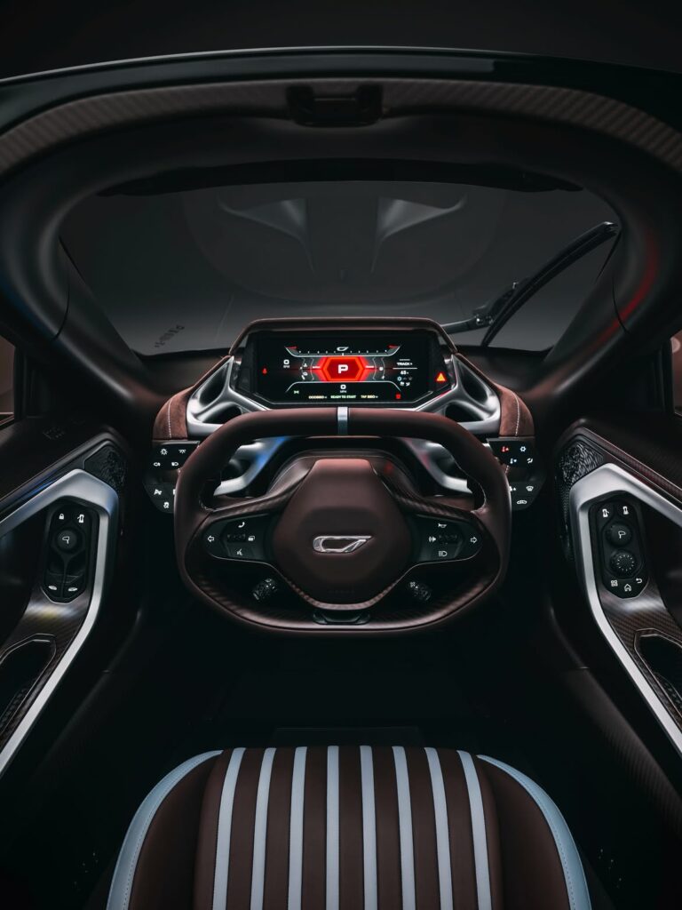 الظهور العالمي الأول لسيارة زينغر 21 C سبايدر