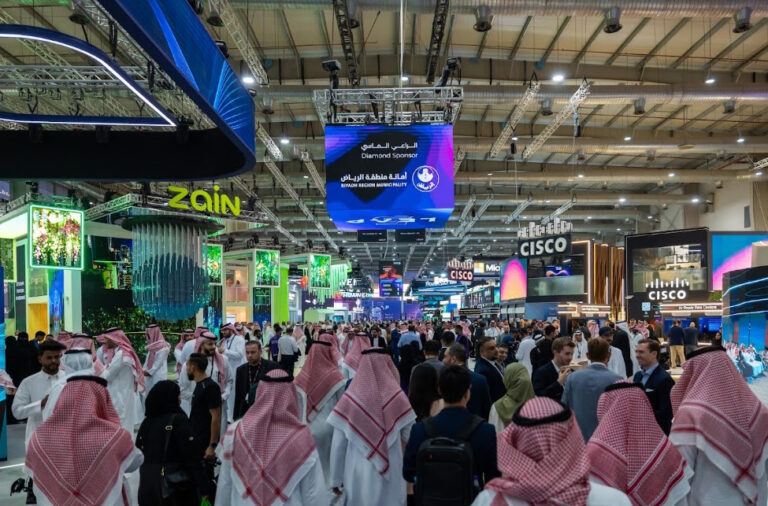استثمارات تقنية تفوق 11 مليار دولار تُعلن في اليوم الثالث من مؤتمر LEAP 2026